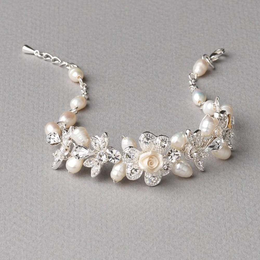 Petite Flower Pearl Bracelet